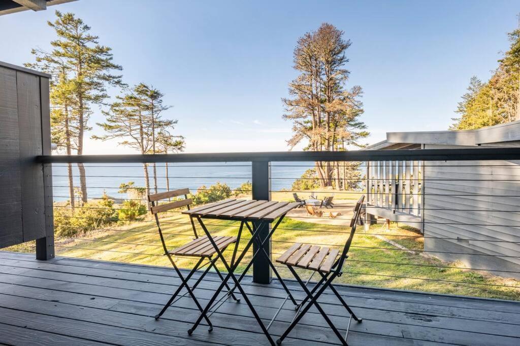 Driftwood Lodge ~ 5 Bedroom / 7 Bath ~ 30-Acre Private Estate On Hwy 1 ~ Hot Tub ~ Oceanview ~ Reunions & Retreats Walsh Landing Экстерьер фото