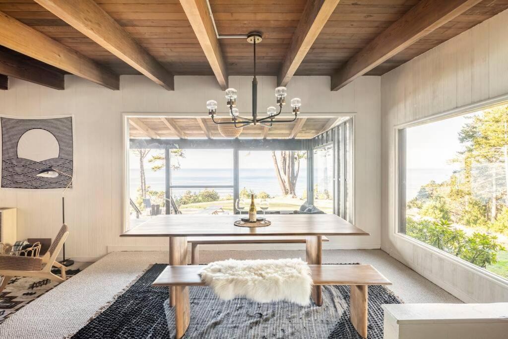 Driftwood Lodge ~ 5 Bedroom / 7 Bath ~ 30-Acre Private Estate On Hwy 1 ~ Hot Tub ~ Oceanview ~ Reunions & Retreats Walsh Landing Экстерьер фото